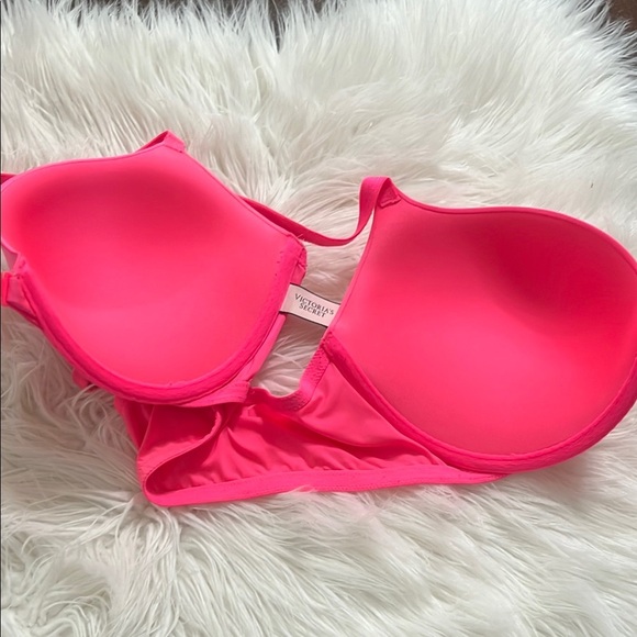 Victoria Secret Vibrant Pink Bra - Picture 5 of 5
